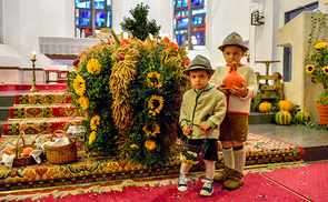 Beim Fest Erntedank danken die Menschen Gott für das tägliche Brot und alles, was das Leben lebensert macht. © Foto Haijes_Kirchdorf an der Krems
